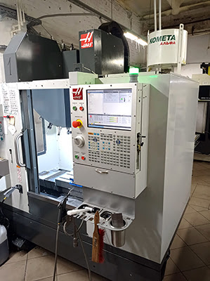 Haas DT-2 + HRT-210 (2021 | бу) – вертикально-фрезерный центр и поворотный стол