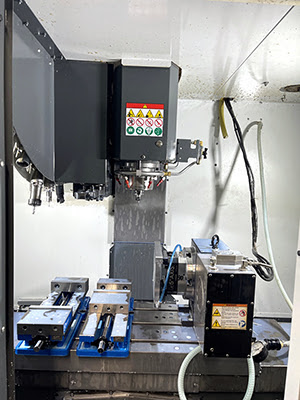 Haas DT-2 + HRT-210 (2021 | бу) – вертикально-фрезерный центр с ЧПУ и поворотный стол