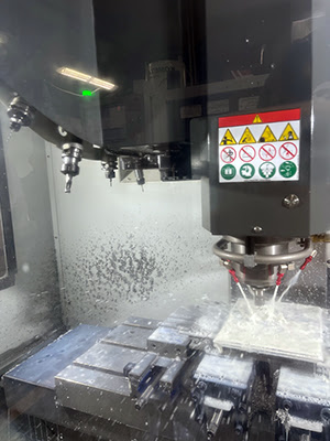 Haas DT-2 (2021 | бу) – высокоскоростной вертикально-фрезерный центр с ЧПУ