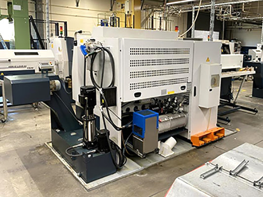 Haas Multigrind HT (2004 | бу) – 5-осевой шлифовальный центр с возможностью фрезерования