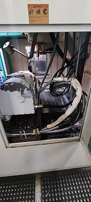 MCV110 (2008 | бу) - фрезерный станок с наклонно-поворотным столом