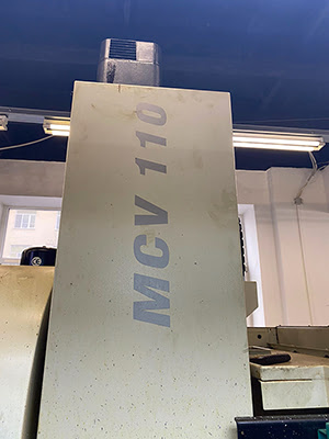 MCV110 (2008 | бу) - фрезерный станок с наклонно-поворотным столом