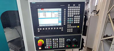 MCV110 (2008 | бу) - фрезерный станок с наклонно-поворотным столом