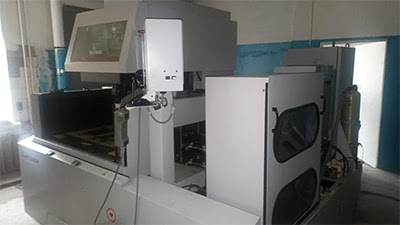 Mitsubishi Electric MV2400S (2013 | бу) – прецизионный электроэрозионный проволочно-вырезной станок