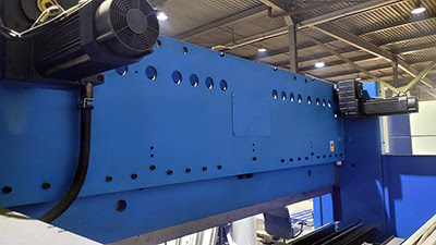 Finn-Power E100-3100 (2010 | бу) – электромеханический листогибочный пресс с ЧПУ