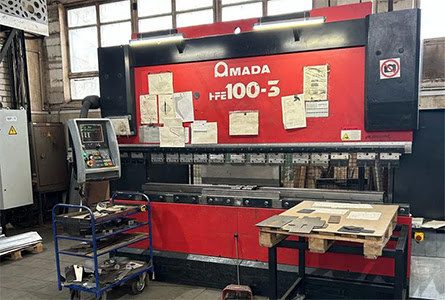 Amada HFE 100-3 (2005 | бу) - гидравлический листогибочный пресс с ЧПУ
