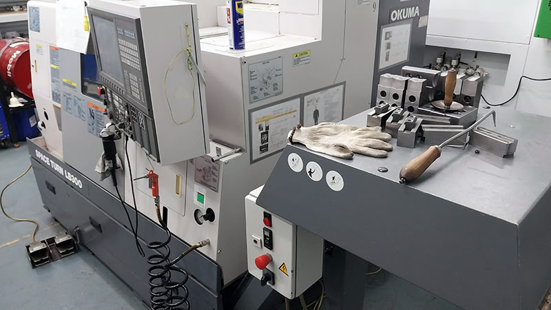 Okuma LB300С (2006 | бу) – токарный обрабатывающий центр с ЧПУ